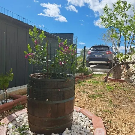 Holiday home Bella Vista With Jacuzzi 1 Omis
