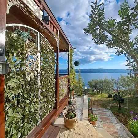 Bella Vista With Jacuzzi 1