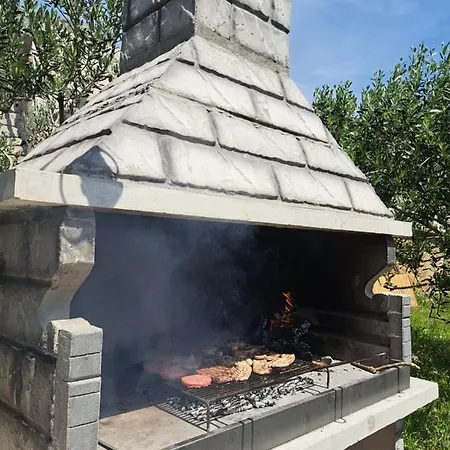 Bella Vista With Jacuzzi 1 * Omiš