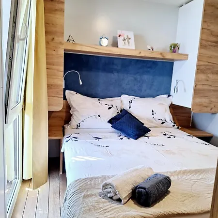 Bella Vista With Jacuzzi 1 Holiday home *