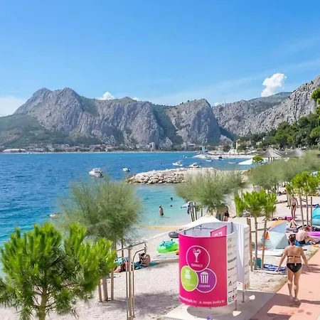 Bella Vista With Jacuzzi 1 Holiday home Omis