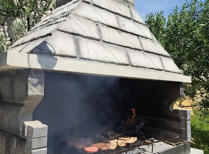 Bella Vista With Jacuzzi 1 * Omiš