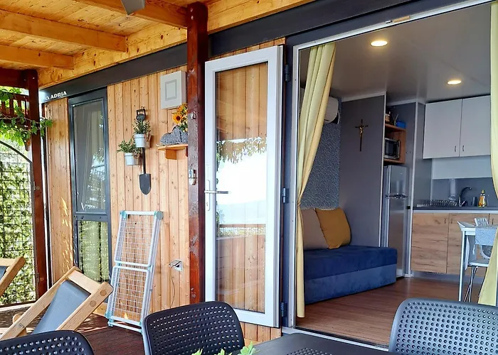 Bella Vista With Jacuzzi 1 Vakantiehuis *